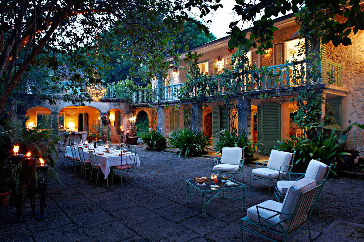 Beachfront Vacation Rental Fustic House Barbados is an early 18th C coral stone home designed by celebrated English designer Oliver Messel.