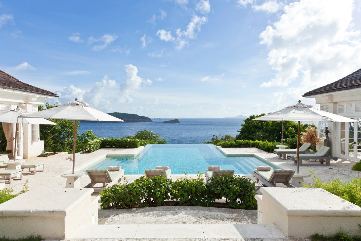 Les Jolies Eaux is a 6 bedroom luxury villa