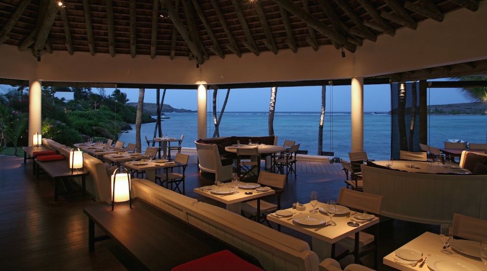 One of the most sought after restaurants on Saint Barthélemy, with low lights and views of the ocean.