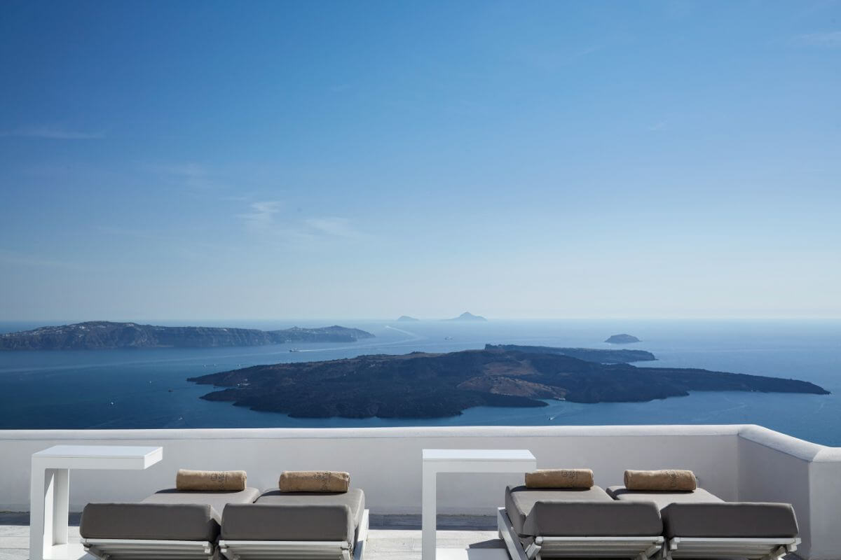 luxury greek villa in Santorini, Greece. Villa Ilios Retreat