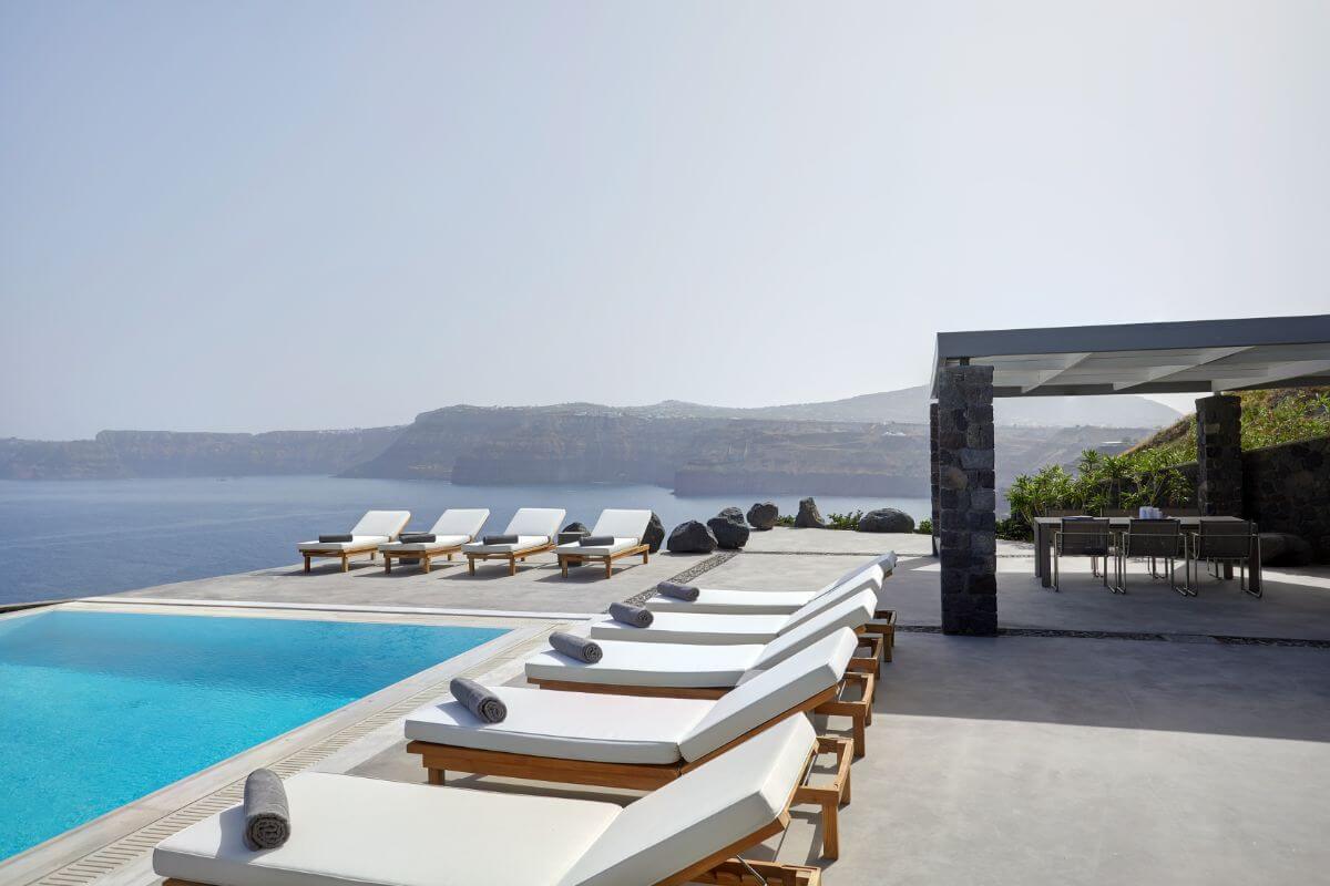 Luxury villa rental in Santorini, Greece. Villa Royal Blue