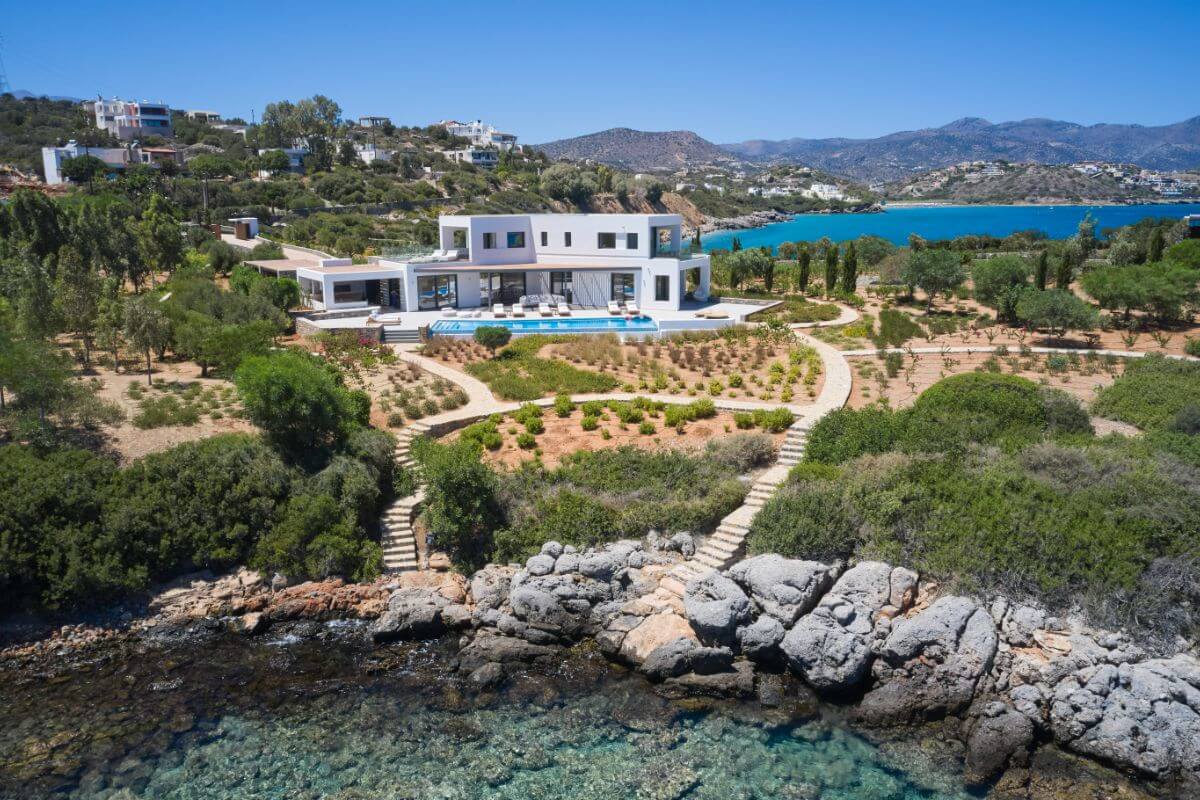 Luxury holiday villa in Crete, Greece. Villa Serenelle